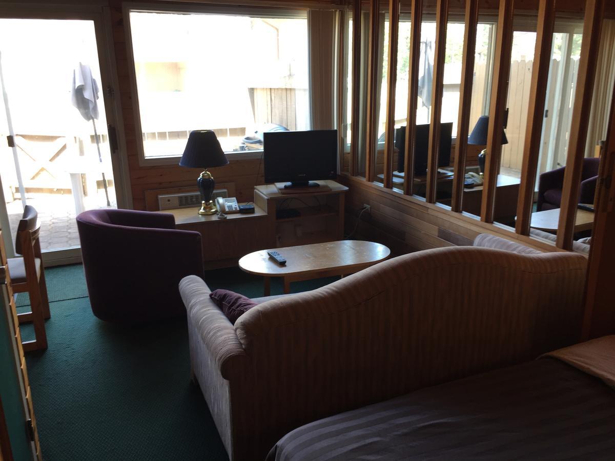 Falcon Lake Hotel Dış mekan fotoğraf