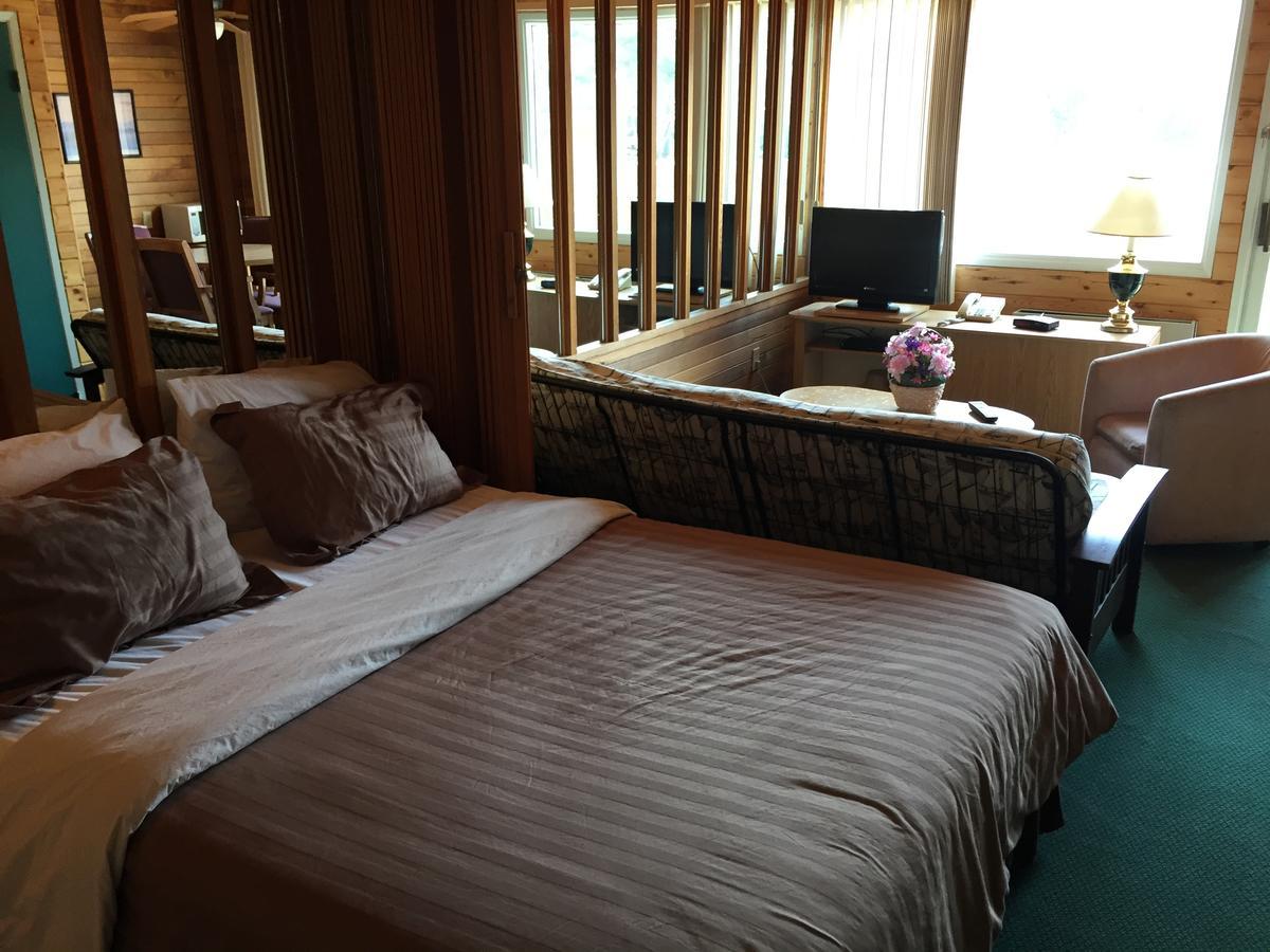 Falcon Lake Hotel Dış mekan fotoğraf