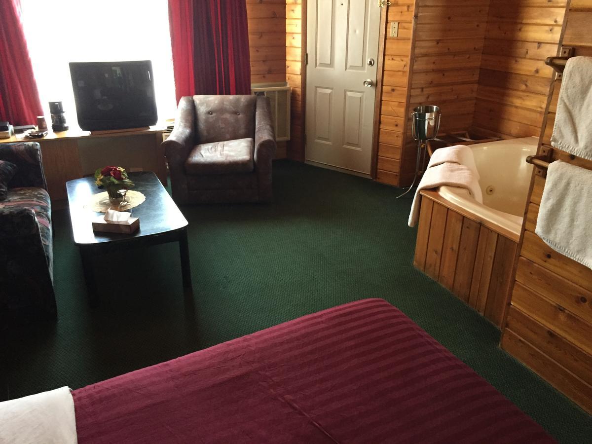 Falcon Lake Hotel Dış mekan fotoğraf